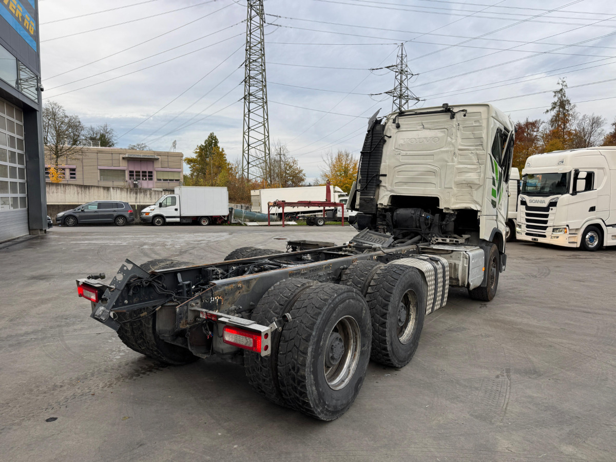 VOLVO FH16-650 6x6 X-Track Unfall - Xe tải khung gầm: hình 5 VOLVO FH16-650 6x6 X-Track Unfall - Xe tải khung gầm: hình 5