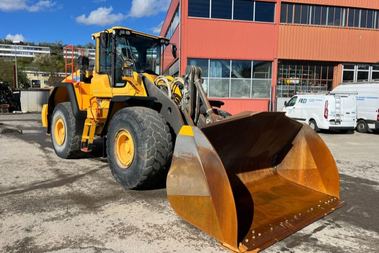 Volvo L180H - Máy xúc lật bánh lốp: hình 1 Volvo L180H - Máy xúc lật bánh lốp: hình 1
