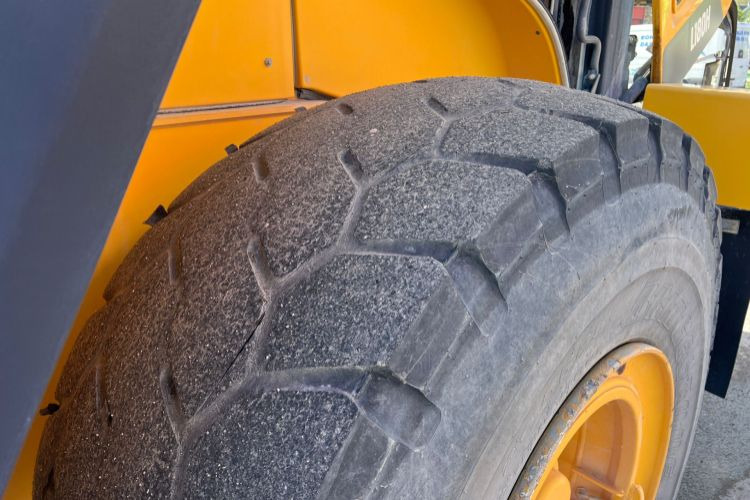 Volvo L180H - Máy xúc lật bánh lốp: hình 3 Volvo L180H - Máy xúc lật bánh lốp: hình 3