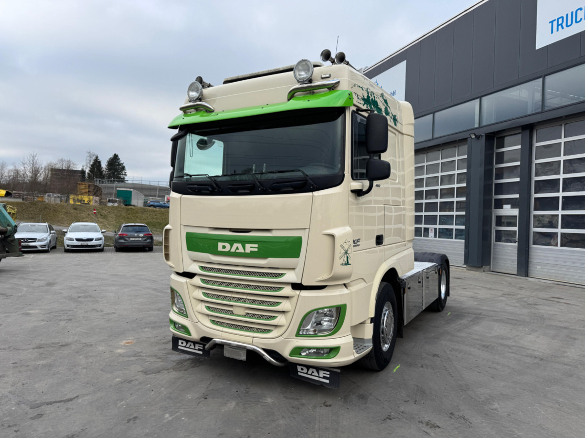 DAF XF460 4x2 - Xe đầu kéo: hình 1 DAF XF460 4x2 - Xe đầu kéo: hình 1