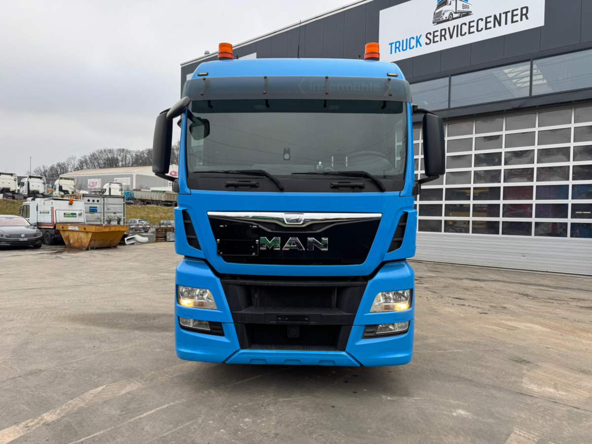 MAN TGX 33.520 6x4 - Xe đầu kéo: hình 2 MAN TGX 33.520 6x4 - Xe đầu kéo: hình 2