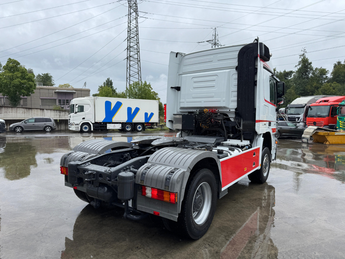 MERCEDES Actros 2044 4x4 - Xe đầu kéo: hình 5 MERCEDES Actros 2044 4x4 - Xe đầu kéo: hình 5