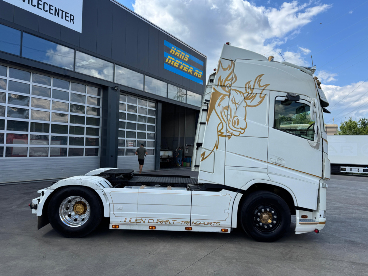 VOLVO FH-460 4x2 - Xe đầu kéo: hình 4 VOLVO FH-460 4x2 - Xe đầu kéo: hình 4