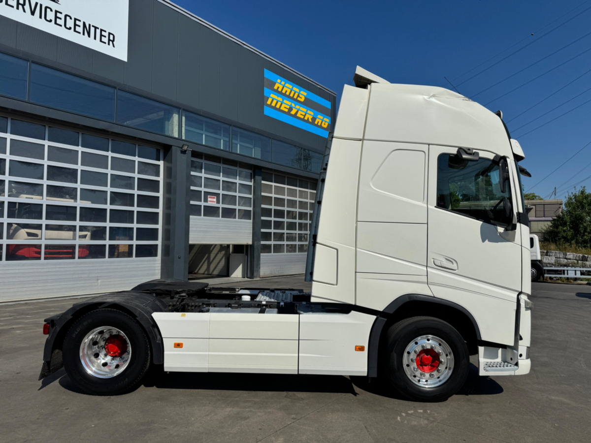 VOLVO FH-460 4x2 XXL - Xe đầu kéo: hình 4 VOLVO FH-460 4x2 XXL - Xe đầu kéo: hình 4