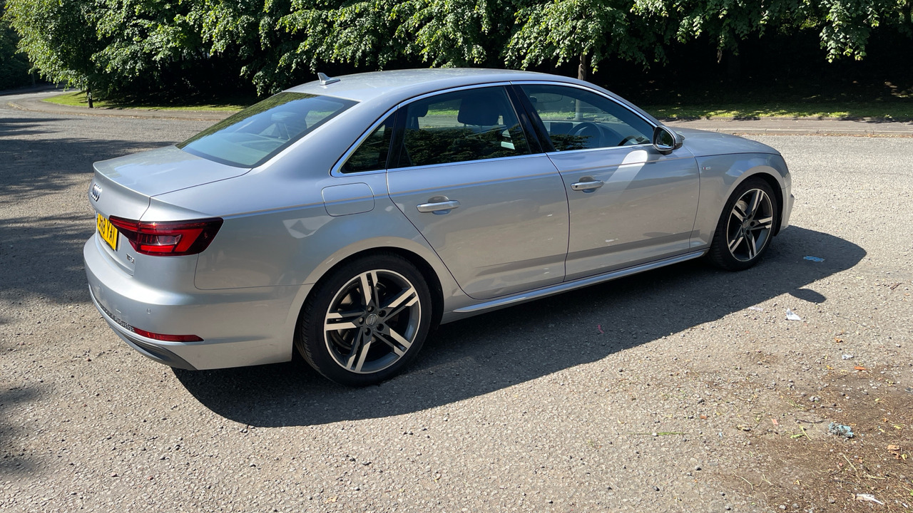AUDI A4 1.4T FSI S Line 150Ps - Sedan: hình 4 AUDI A4 1.4T FSI S Line 150Ps - Sedan: hình 4