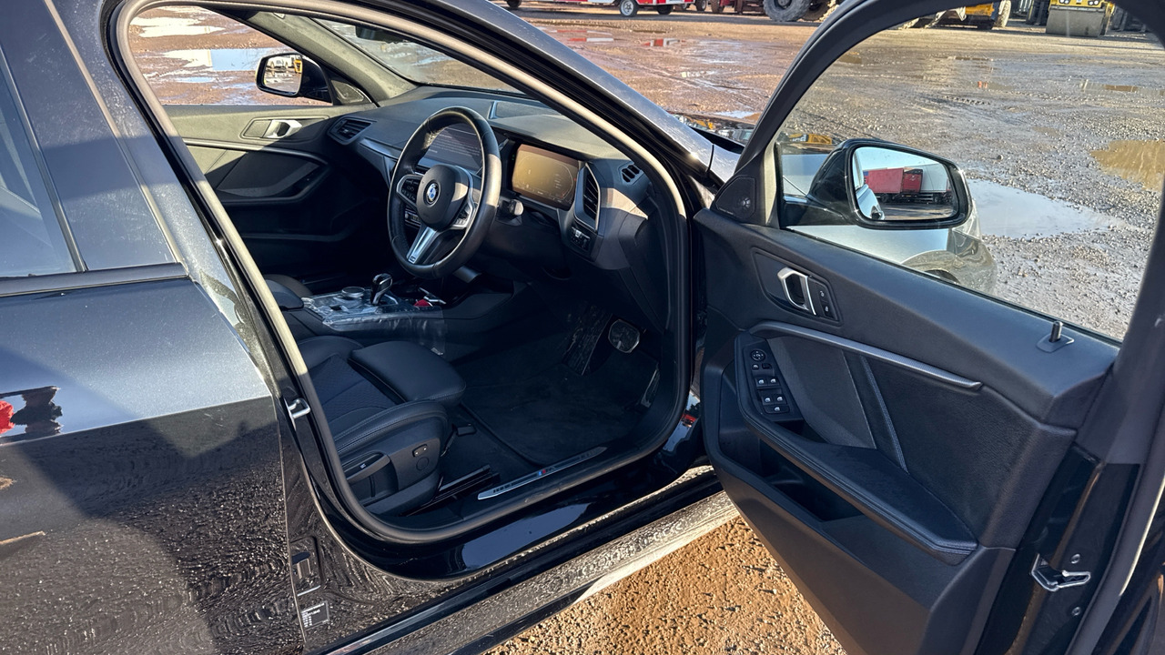 BMW 1 SERIES 118i M Sport - Hatchback: hình 5 BMW 1 SERIES 118i M Sport - Hatchback: hình 5