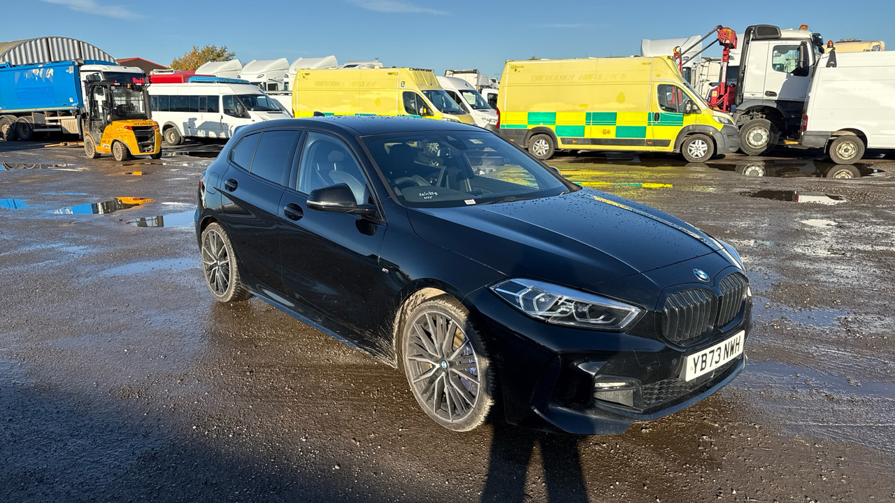 BMW 1 SERIES 118i M Sport - Hatchback: hình 1 BMW 1 SERIES 118i M Sport - Hatchback: hình 1