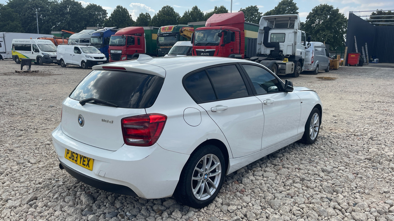 BMW 116D - Hatchback: hình 4 BMW 116D - Hatchback: hình 4