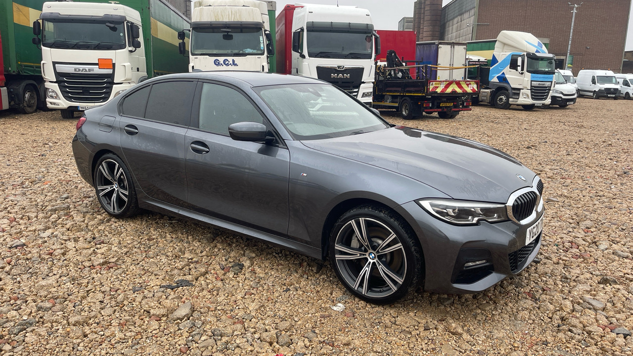 BMW 330E M - Hatchback: hình 1 BMW 330E M - Hatchback: hình 1
