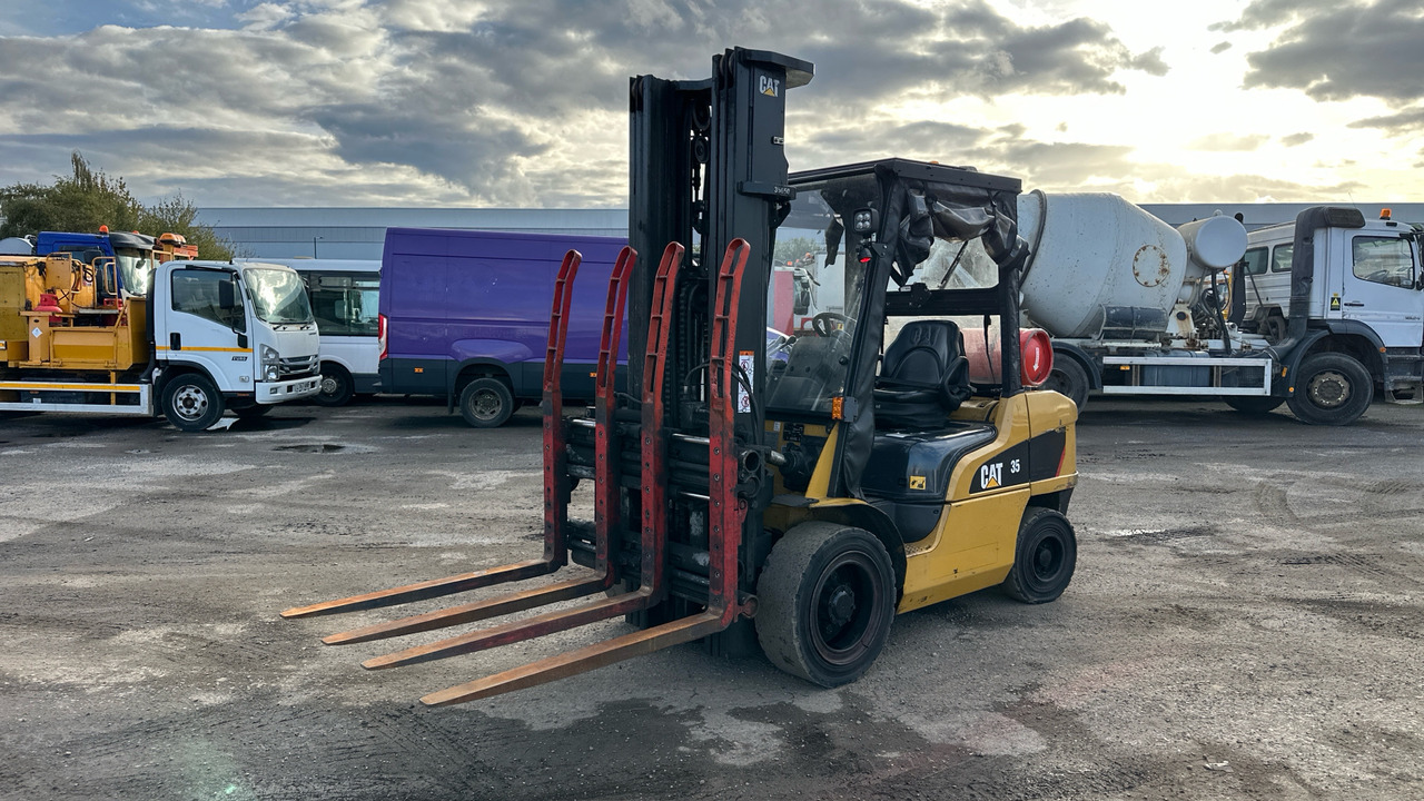 CATERPILLAR GP35N - Xe nâng gas: hình 2 CATERPILLAR GP35N - Xe nâng gas: hình 2