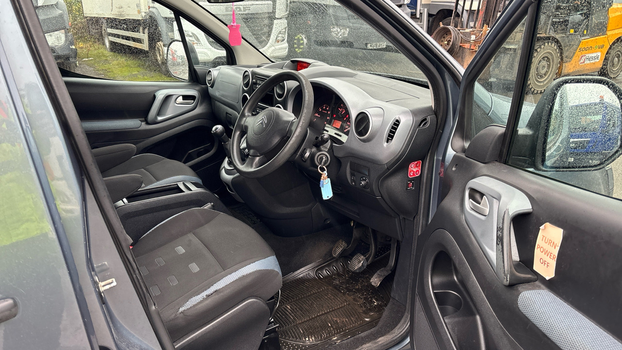 CITROEN BERLINGO MULTISPACE 1.6 HDI 90PS XTR - Xe hơi: hình 5 CITROEN BERLINGO MULTISPACE 1.6 HDI 90PS XTR - Xe hơi: hình 5