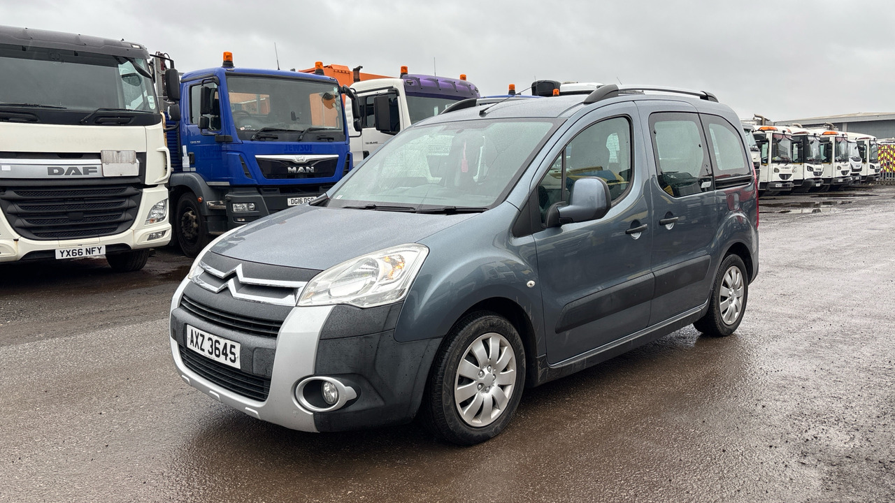 CITROEN BERLINGO MULTISPACE 1.6 HDI 90PS XTR - Xe hơi: hình 2 CITROEN BERLINGO MULTISPACE 1.6 HDI 90PS XTR - Xe hơi: hình 2