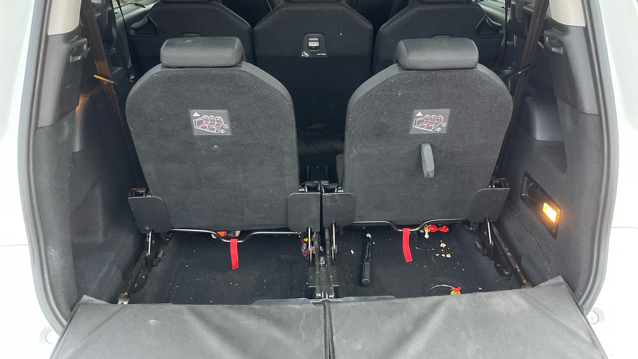 Xe hơi CITROEN GRAND C4 PICASSO 1.6 BLUE HDI 100PS: hình 17 Xe hơi CITROEN GRAND C4 PICASSO 1.6 BLUE HDI 100PS: hình 17