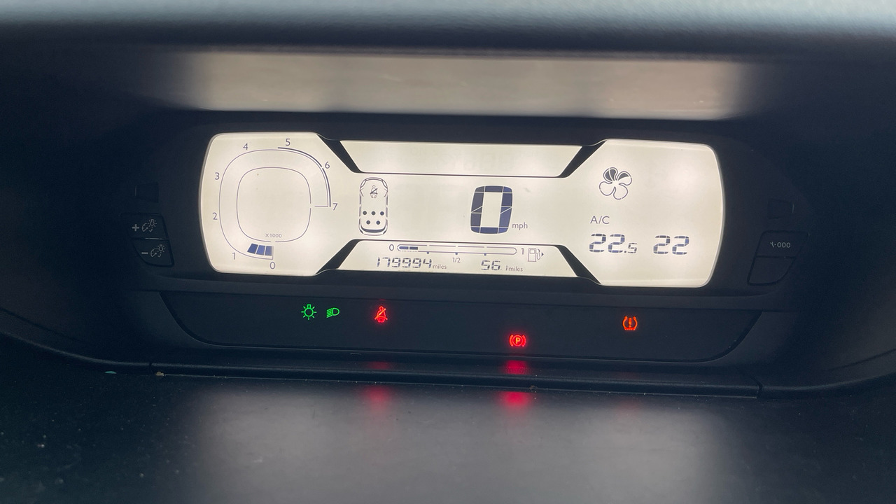 Xe hơi CITROEN GRAND C4 PICASSO 1.6 BLUE HDI 100PS: hình 21 Xe hơi CITROEN GRAND C4 PICASSO 1.6 BLUE HDI 100PS: hình 21