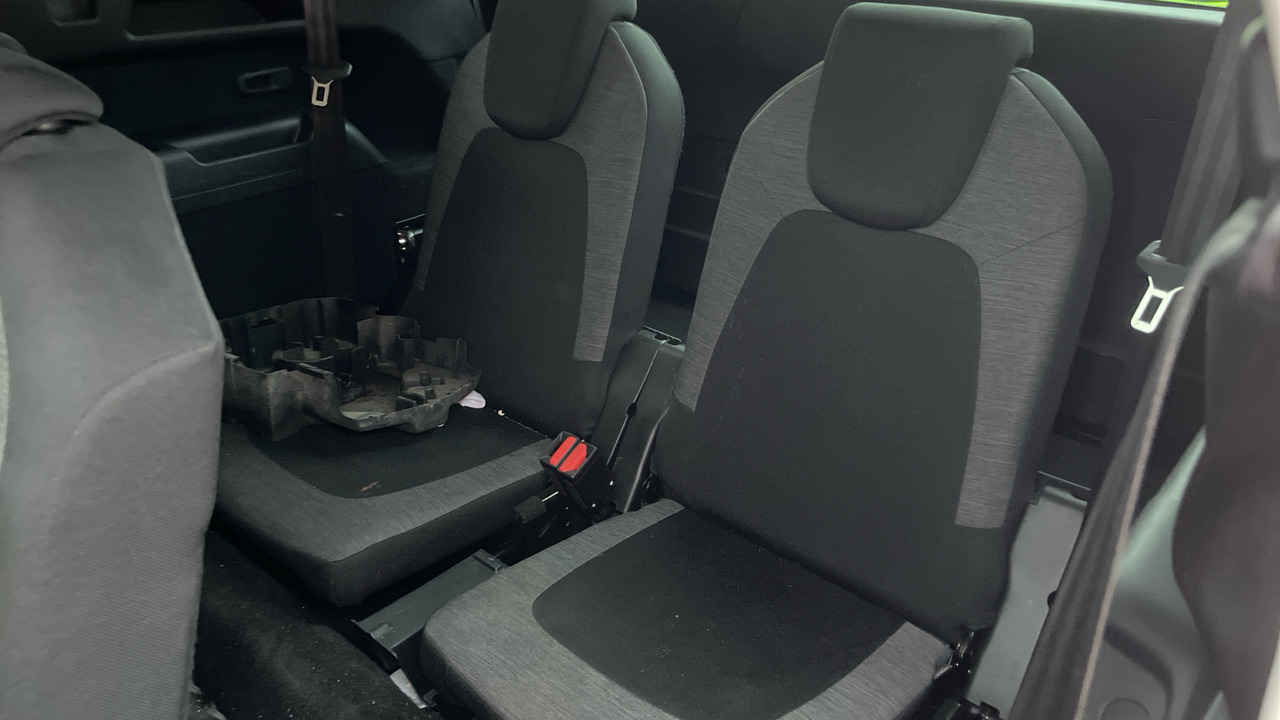 Xe hơi CITROEN GRAND C4 PICASSO 1.6 BLUE HDI 100PS: hình 16 Xe hơi CITROEN GRAND C4 PICASSO 1.6 BLUE HDI 100PS: hình 16