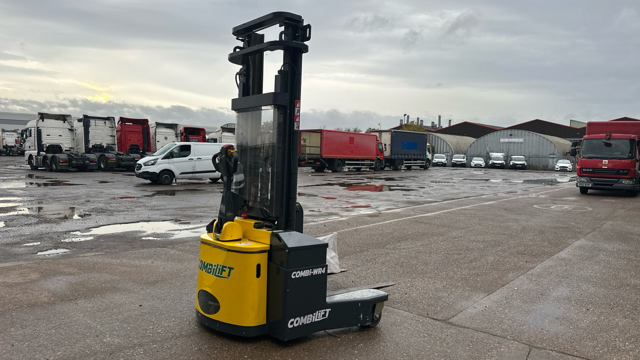 COMBI LIFT WR4 - Máy xếp chồng: hình 3 COMBI LIFT WR4 - Máy xếp chồng: hình 3