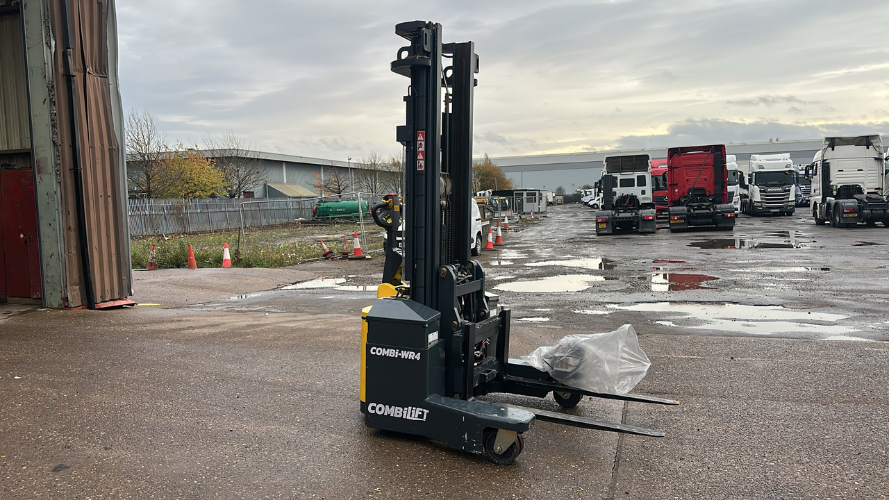 COMBI LIFT WR4 - Máy xếp chồng: hình 1 COMBI LIFT WR4 - Máy xếp chồng: hình 1