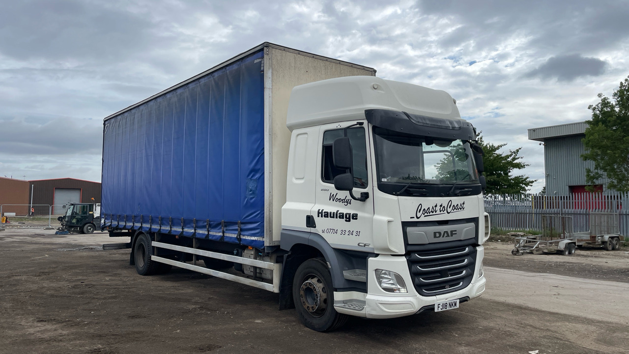 DAF CF 260 - Xe tải thùng mui bạt: hình 1 DAF CF 260 - Xe tải thùng mui bạt: hình 1