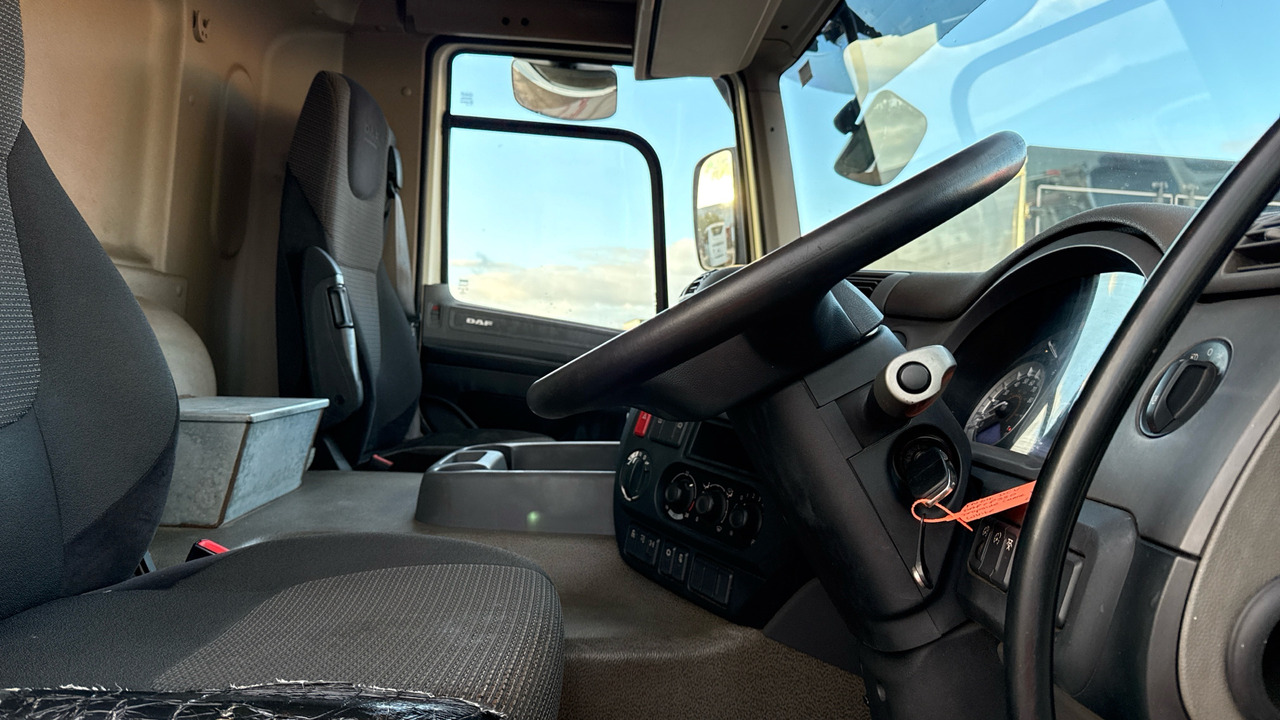 DAF CF 330 - Xe tải thùng lửng/ Phẳng, Xe cẩu tự hành: hình 5 DAF CF 330 - Xe tải thùng lửng/ Phẳng, Xe cẩu tự hành: hình 5