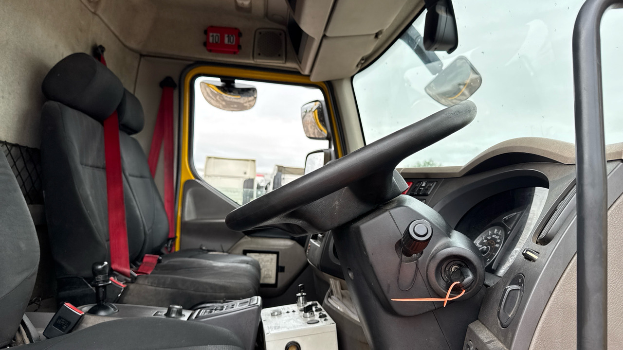 DAF LF 230 - Xe tải chở rác: hình 5 DAF LF 230 - Xe tải chở rác: hình 5