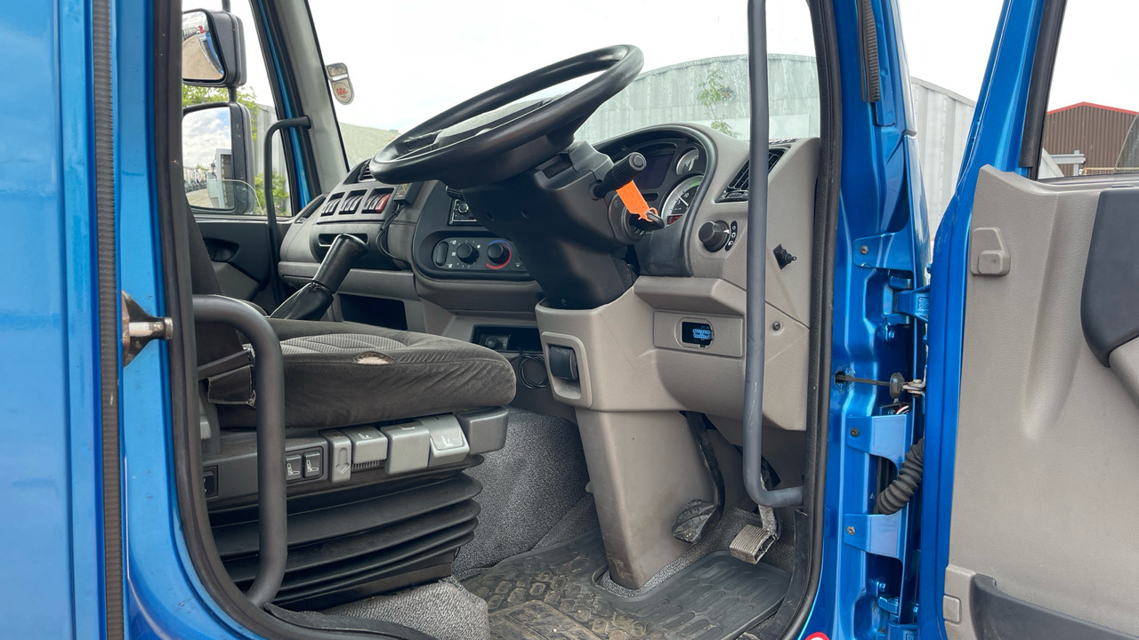 DAF LF 45.210 - Xe tải thùng lửng/ Phẳng, Xe cẩu tự hành: hình 5 DAF LF 45.210 - Xe tải thùng lửng/ Phẳng, Xe cẩu tự hành: hình 5