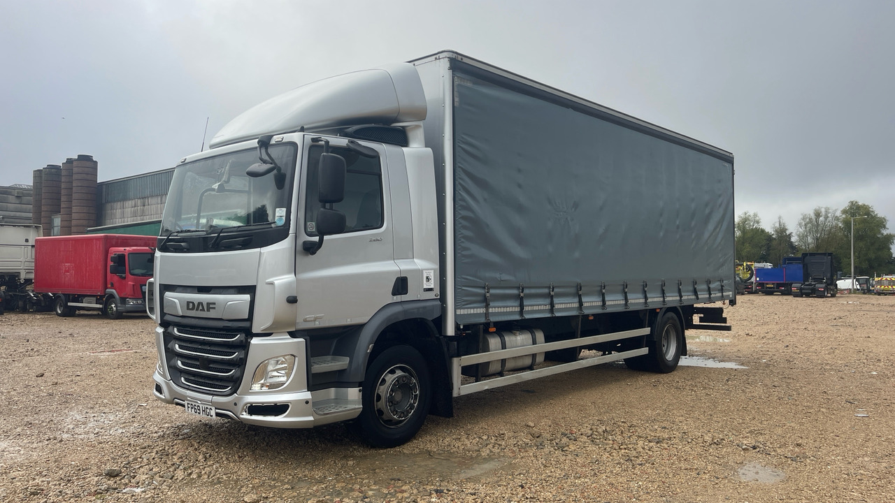Daf CF 260 - Xe tải thùng mui bạt: hình 2 Daf CF 260 - Xe tải thùng mui bạt: hình 2