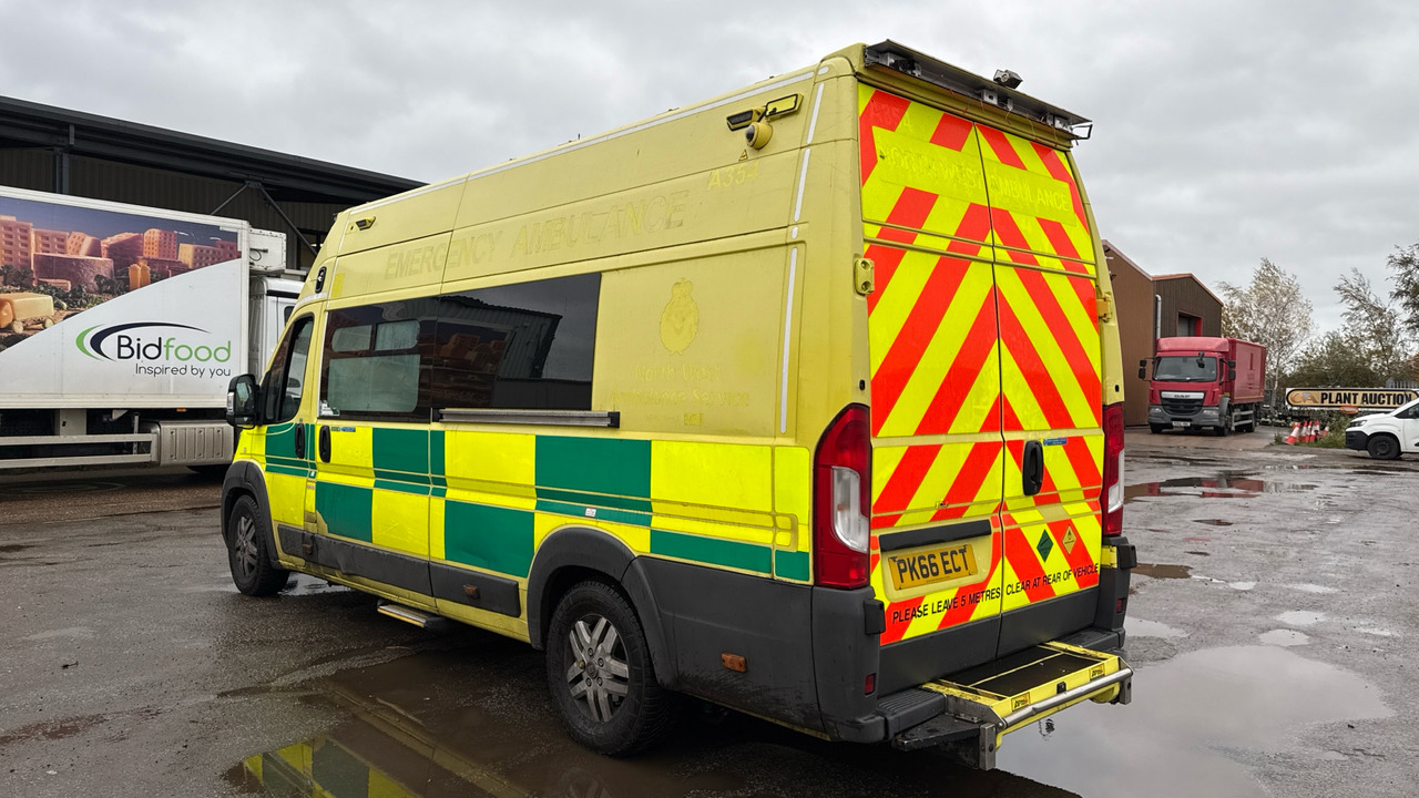 FIAT DUCATO 42 2.3 MULTIJET II - Xe cứu thương: hình 3 FIAT DUCATO 42 2.3 MULTIJET II - Xe cứu thương: hình 3