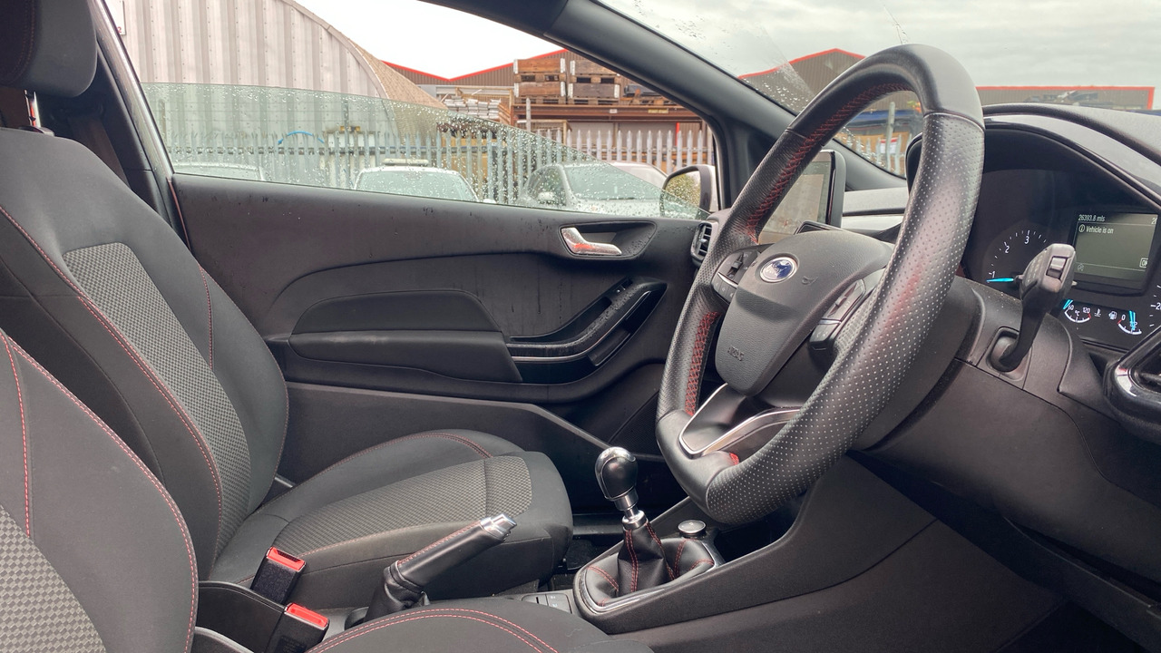 FORD FIESTA 1.5 TDCI 85PS - Xe hơi: hình 5 FORD FIESTA 1.5 TDCI 85PS - Xe hơi: hình 5