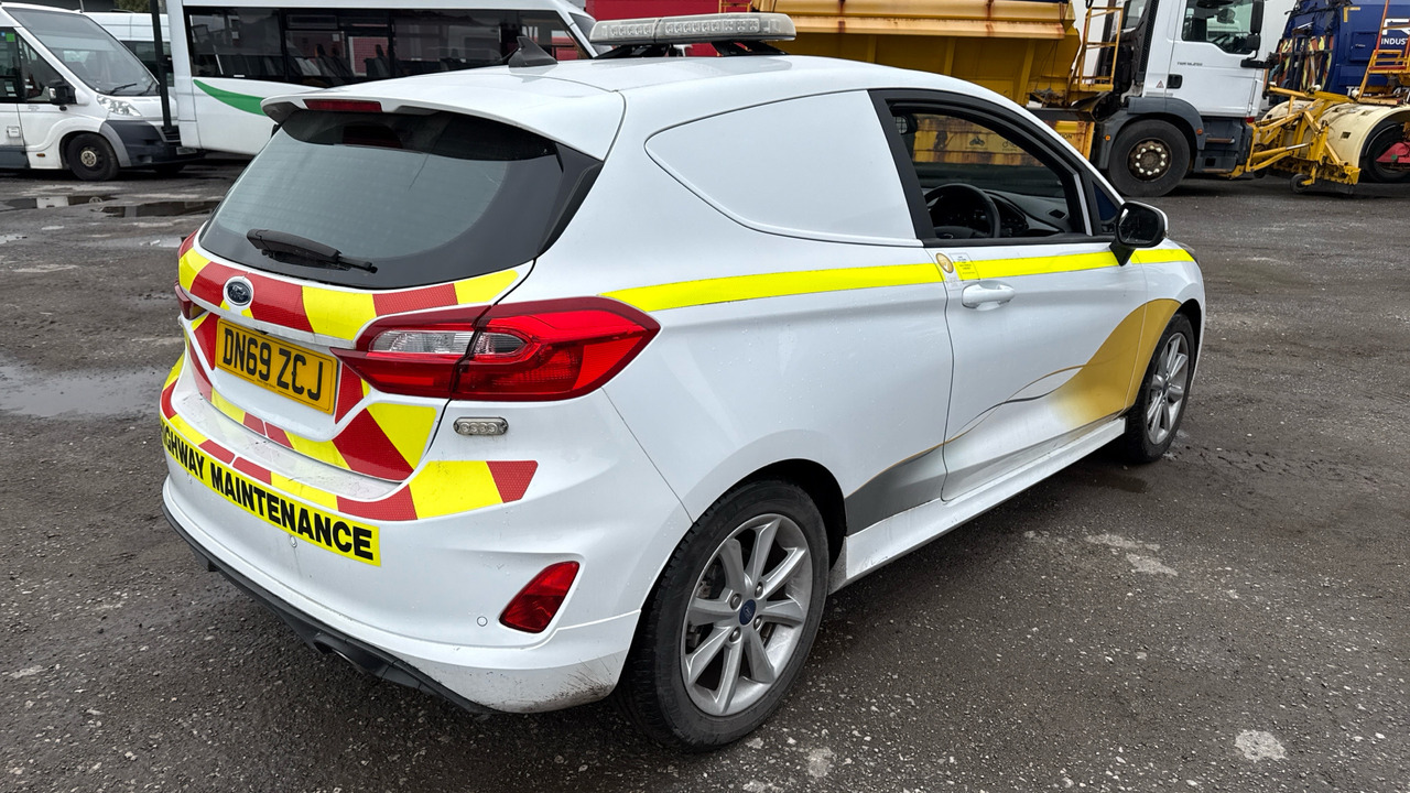 FORD FIESTA 1.5 TDCi 85PS - Xe hơi: hình 4 FORD FIESTA 1.5 TDCi 85PS - Xe hơi: hình 4