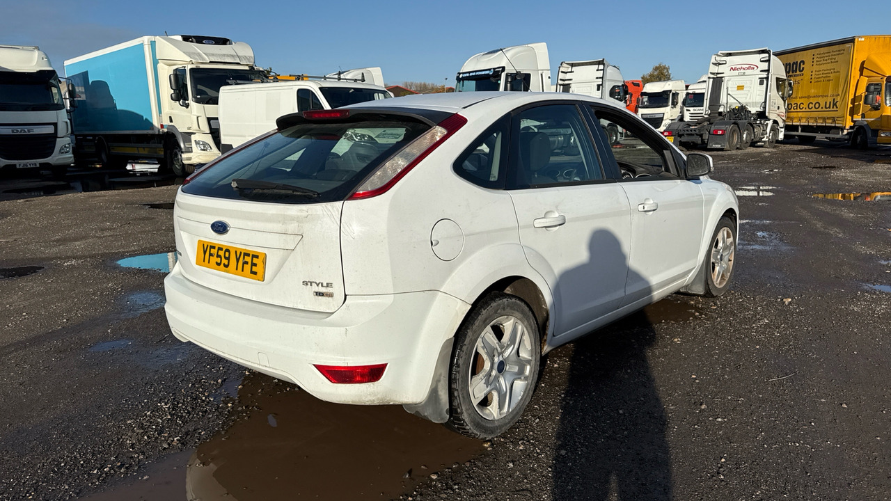 FORD FOCUS 1.6 TDCI STYLE - Hatchback: hình 4 FORD FOCUS 1.6 TDCI STYLE - Hatchback: hình 4