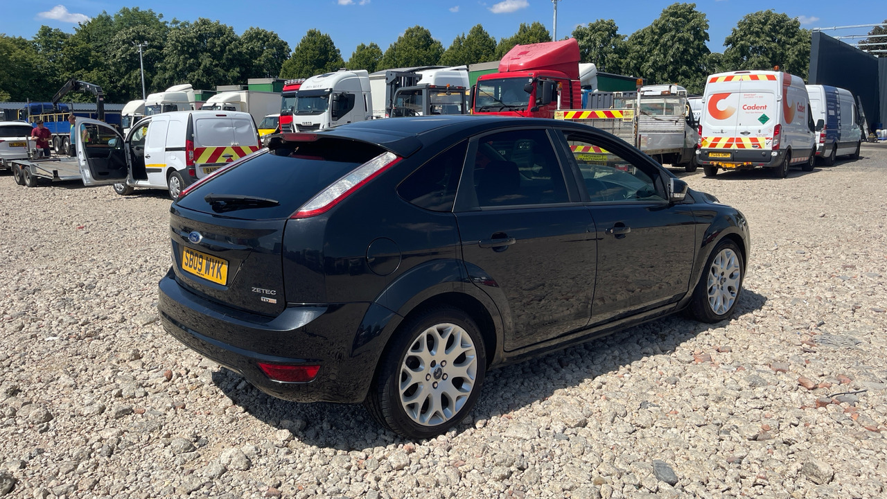 FORD FOCUS 115 1.8 TDCI - Hatchback: hình 4 FORD FOCUS 115 1.8 TDCI - Hatchback: hình 4