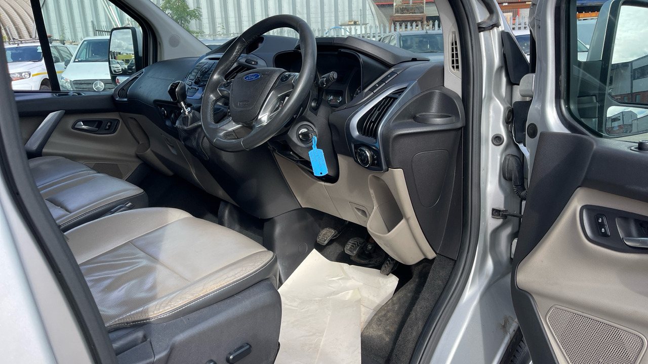 FORD TOURNEO CUSTOM 300 2.2 TDCi 125PS - Xe bus mini, Xe van chở khách: hình 5 FORD TOURNEO CUSTOM 300 2.2 TDCi 125PS - Xe bus mini, Xe van chở khách: hình 5