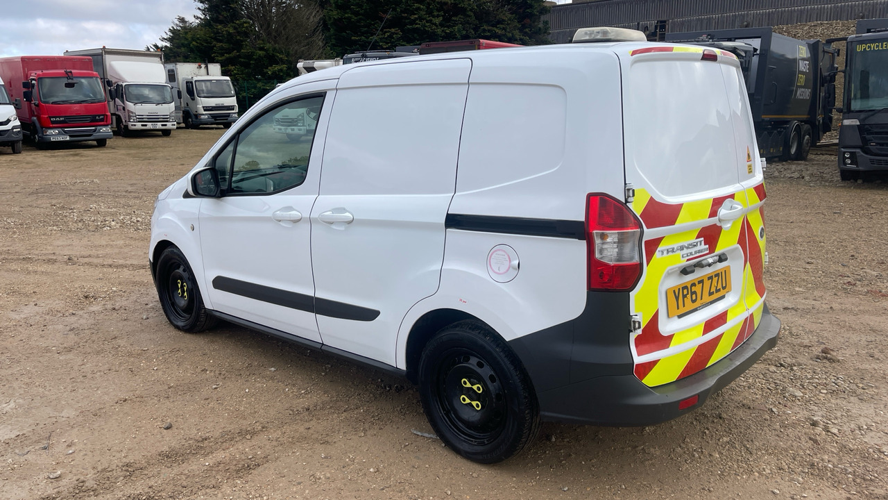 FORD TRANSIT COURIER 1.5 TDCI 95PS - Xe van nhỏ gọn: hình 3 FORD TRANSIT COURIER 1.5 TDCI 95PS - Xe van nhỏ gọn: hình 3
