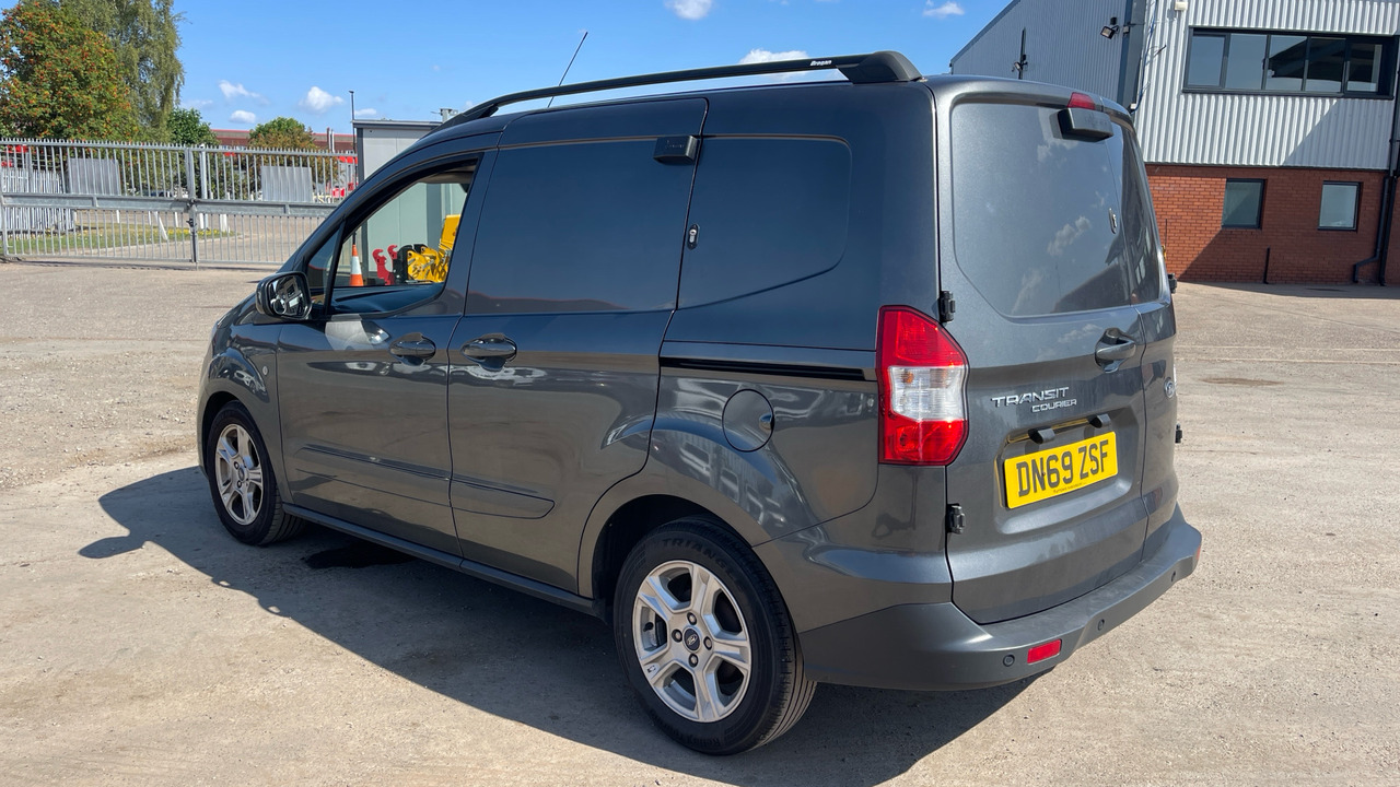 FORD TRANSIT COURIER 1.5 TDCi 100PS - Xe van nhỏ gọn: hình 3 FORD TRANSIT COURIER 1.5 TDCi 100PS - Xe van nhỏ gọn: hình 3