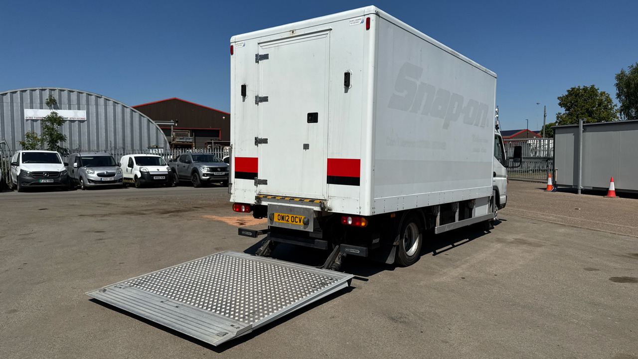 FUSO CANTER 7C18 - Xe tải hộp: hình 4 FUSO CANTER 7C18 - Xe tải hộp: hình 4