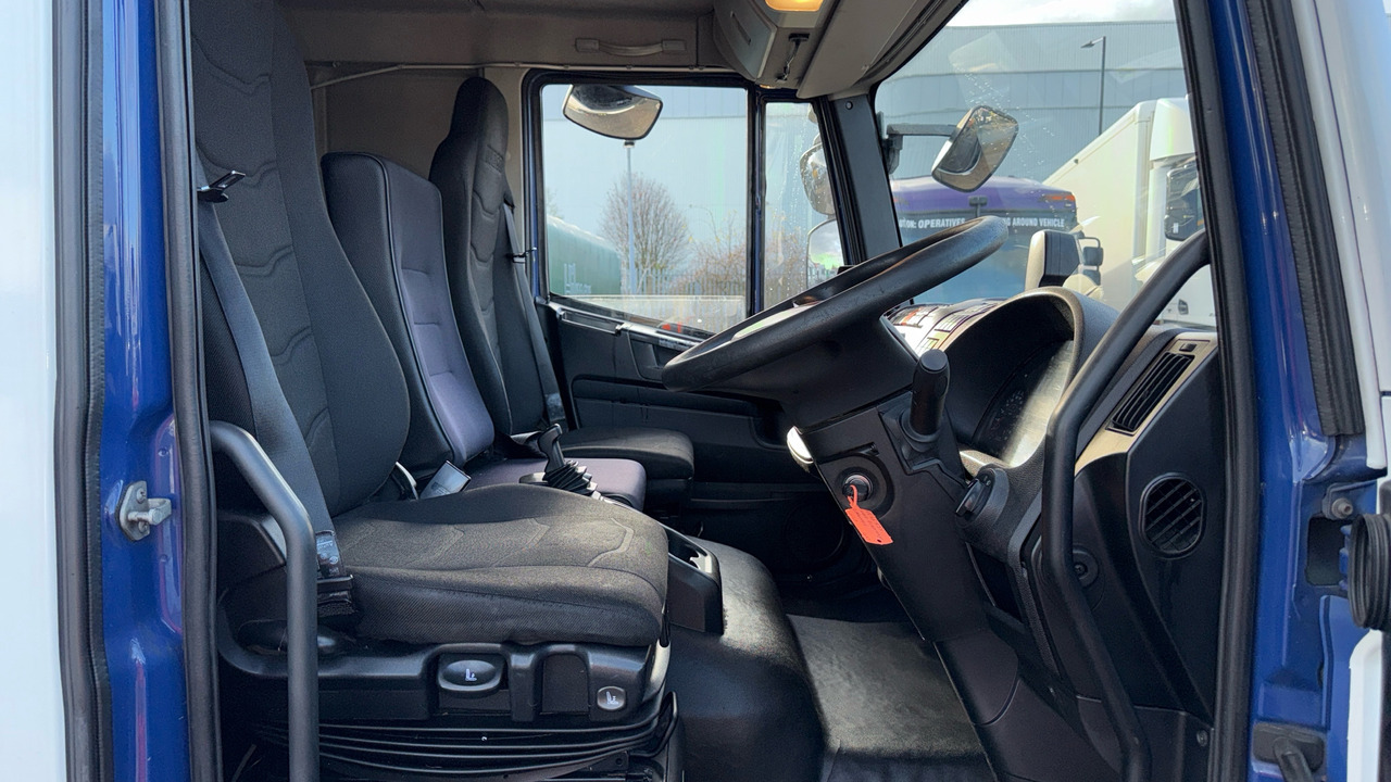 IVECO EUROCARGO 120E - Xe tải thùng mui bạt: hình 5 IVECO EUROCARGO 120E - Xe tải thùng mui bạt: hình 5