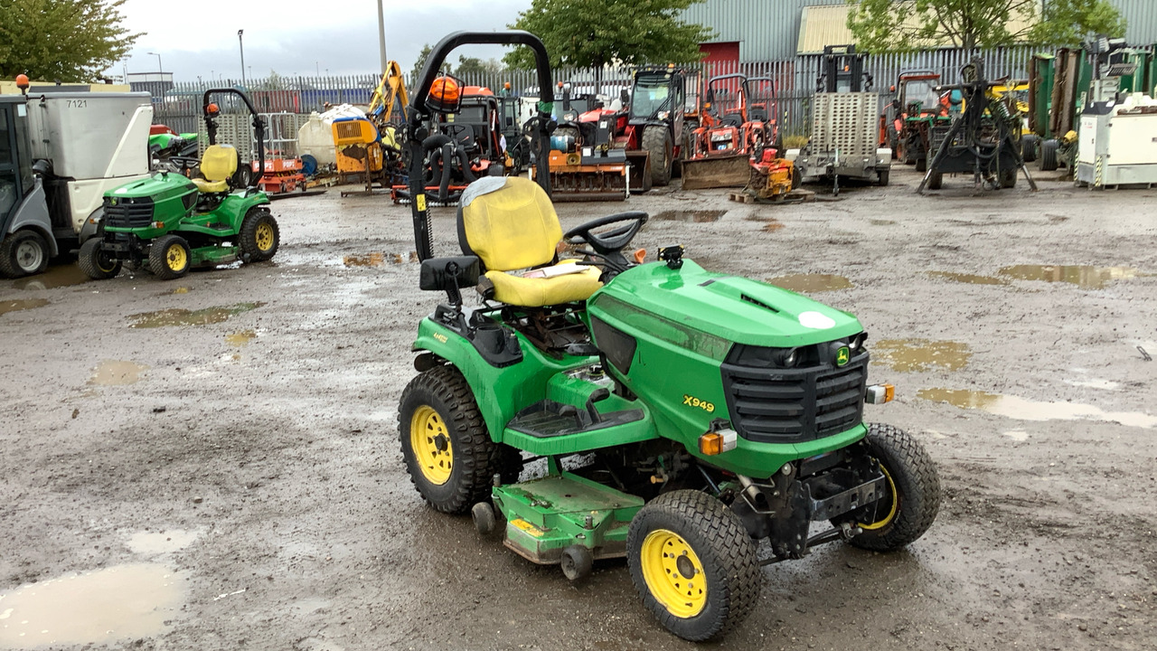 JOHN DEERE X949 - Máy cắt cỏ vườn: hình 1 JOHN DEERE X949 - Máy cắt cỏ vườn: hình 1
