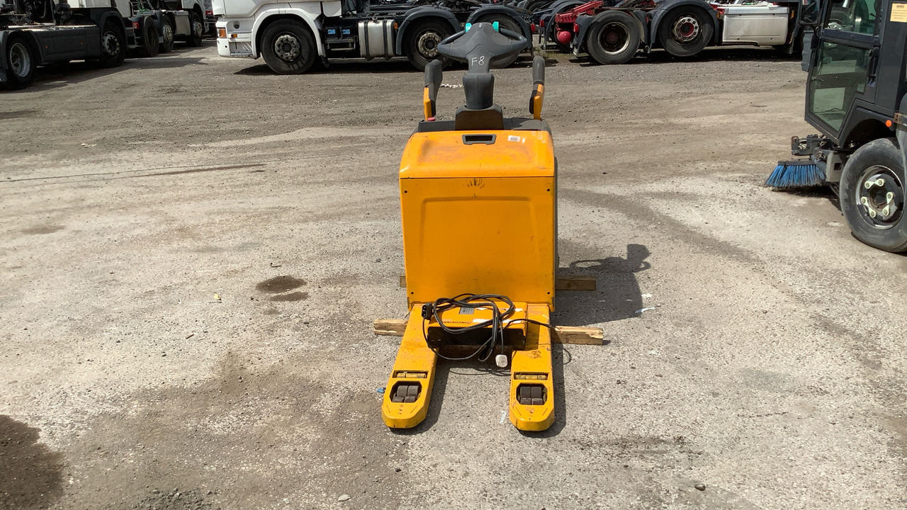 JUNGHEINRICH 24V 2PZS 250 - Xe tải nâng pallet: hình 5 JUNGHEINRICH 24V 2PZS 250 - Xe tải nâng pallet: hình 5