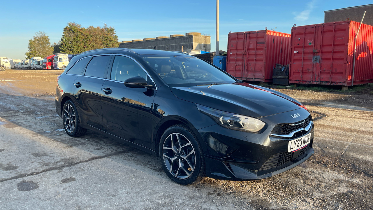 Kia Ceed 3 1.5 GDI ISG - Xe wagon: hình 1 Kia Ceed 3 1.5 GDI ISG - Xe wagon: hình 1