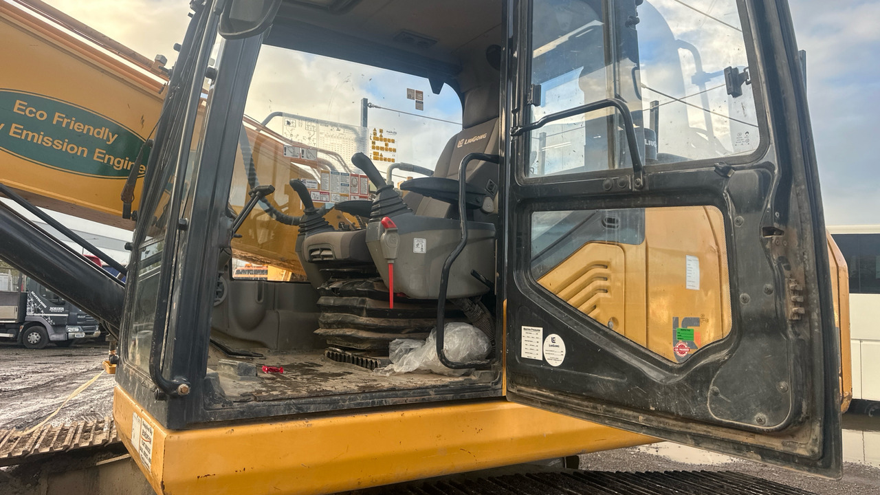 LIUGONG 922E - Máy xúc bánh xích: hình 5 LIUGONG 922E - Máy xúc bánh xích: hình 5