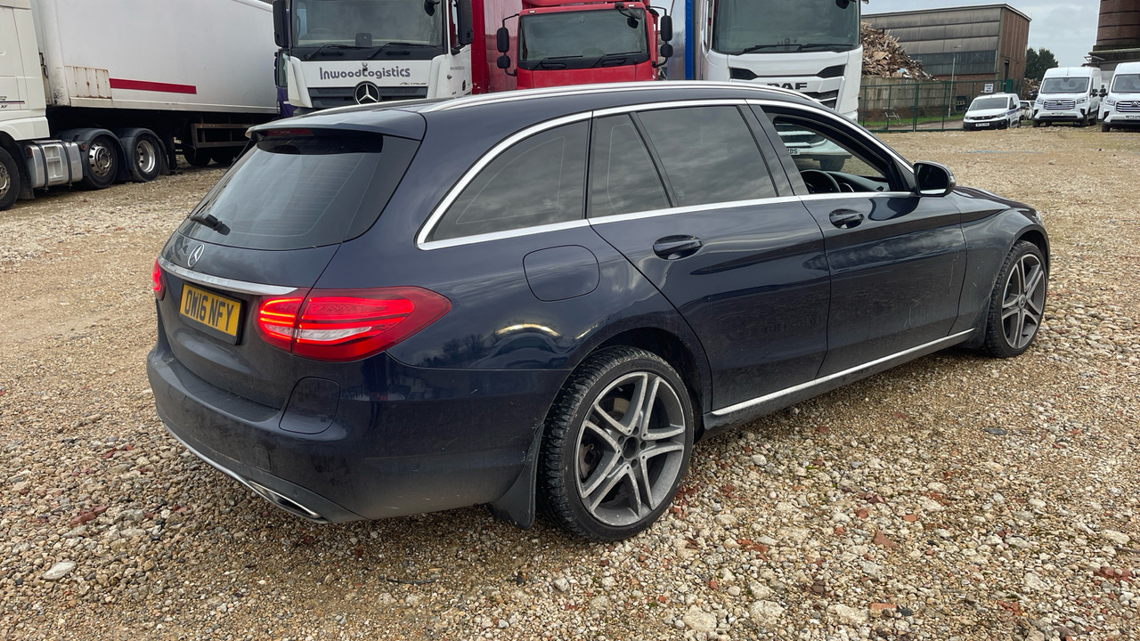 MERCEDES-BENZ C350 - Sedan: hình 4 MERCEDES-BENZ C350 - Sedan: hình 4