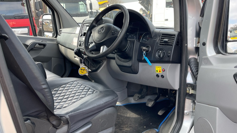 MERCEDES-BENZ SPRINTER 313 CDI - Xe van chở hàng: hình 5 MERCEDES-BENZ SPRINTER 313 CDI - Xe van chở hàng: hình 5