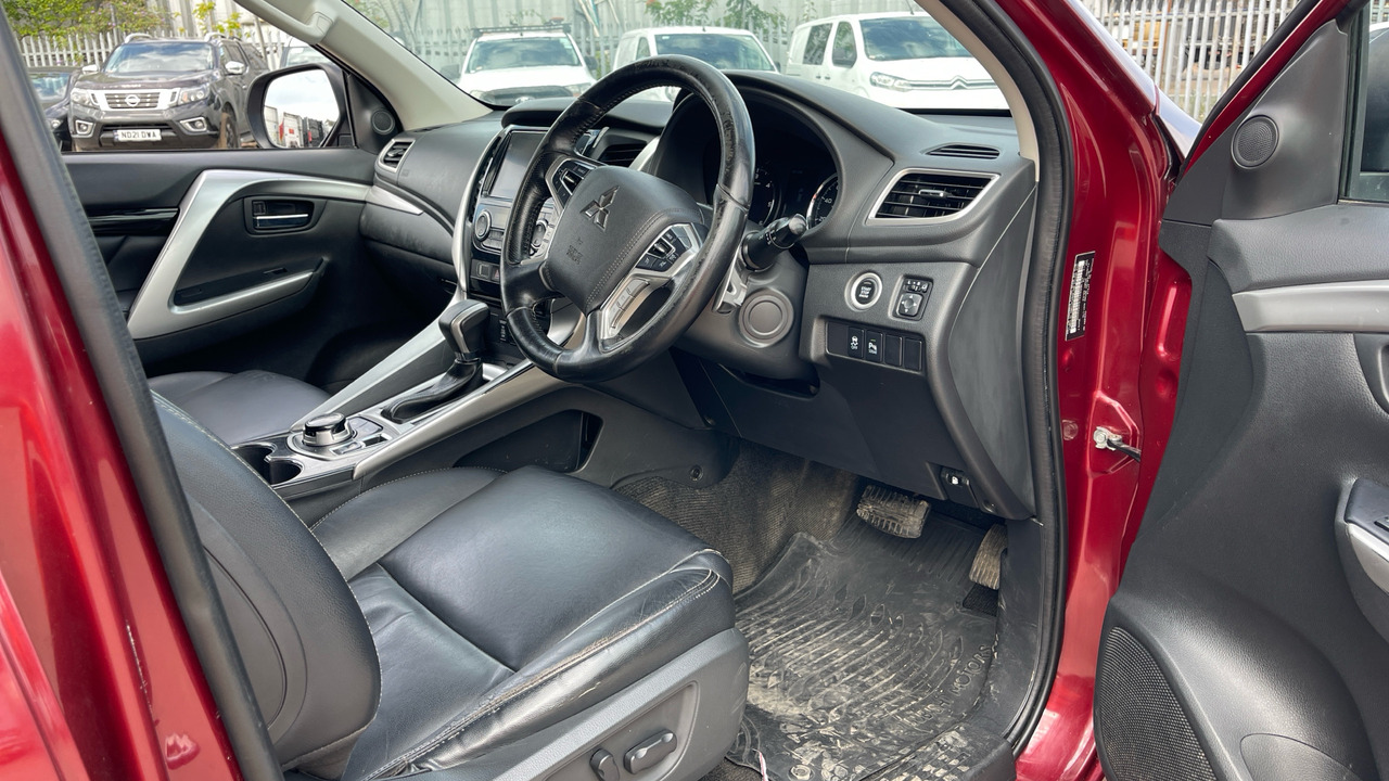MITSUBISHI SHOGUN SPORT 2.4 DI-DC - Xe wagon: hình 5 MITSUBISHI SHOGUN SPORT 2.4 DI-DC - Xe wagon: hình 5