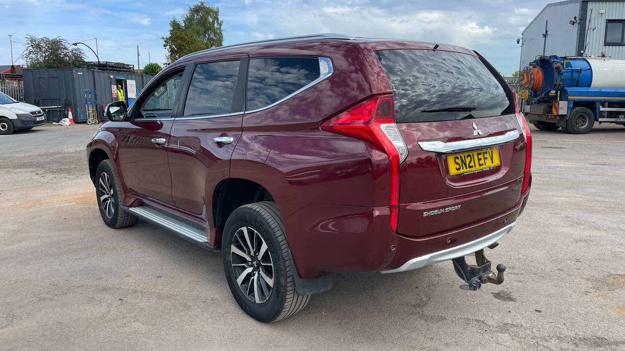 MITSUBISHI SHOGUN SPORT 2.4 DI-DC - Xe wagon: hình 3 MITSUBISHI SHOGUN SPORT 2.4 DI-DC - Xe wagon: hình 3