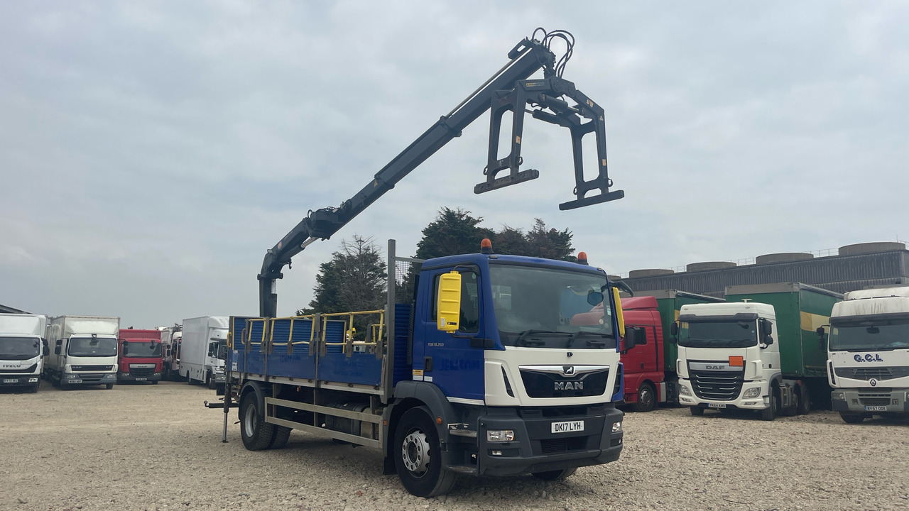 Man TGM 18.250 - Xe tải thùng lửng/ Phẳng, Xe cẩu tự hành: hình 1 Man TGM 18.250 - Xe tải thùng lửng/ Phẳng, Xe cẩu tự hành: hình 1