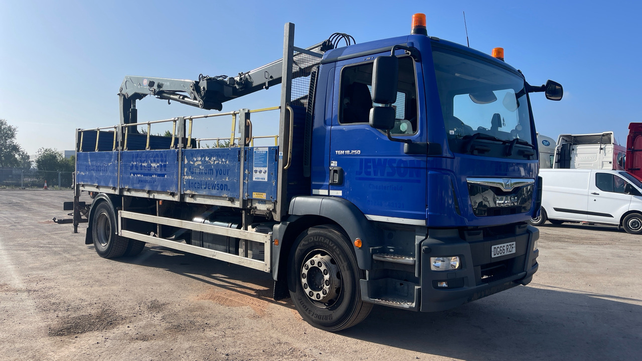 Man TGM 18.250 - Xe tải thùng lửng/ Phẳng, Xe cẩu tự hành: hình 1 Man TGM 18.250 - Xe tải thùng lửng/ Phẳng, Xe cẩu tự hành: hình 1