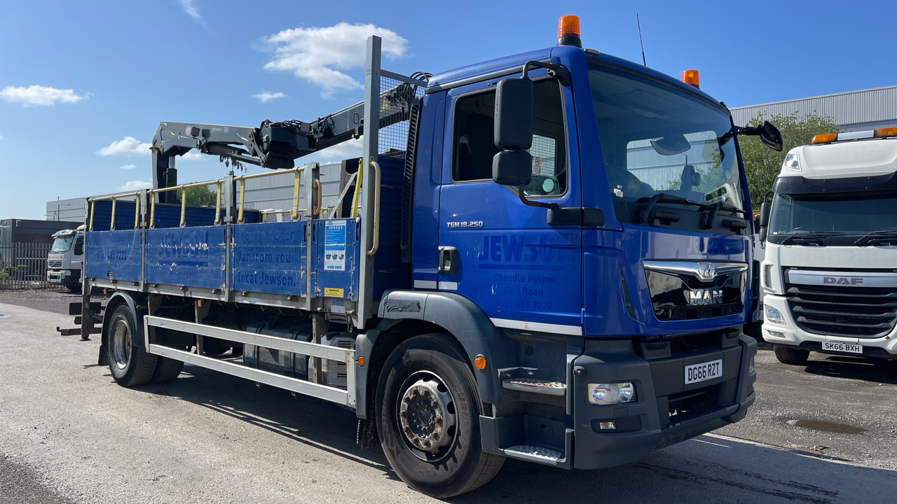 Man TGM 18.250 - Xe tải thùng lửng/ Phẳng, Xe cẩu tự hành: hình 1 Man TGM 18.250 - Xe tải thùng lửng/ Phẳng, Xe cẩu tự hành: hình 1