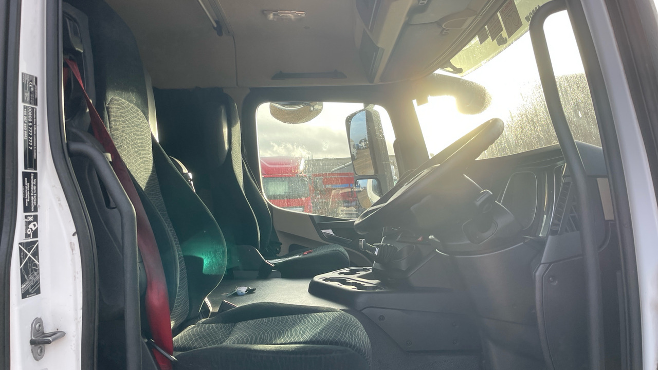 Mercedes-Benz Actros 1824 - Xe tải thùng mui bạt: hình 5 Mercedes-Benz Actros 1824 - Xe tải thùng mui bạt: hình 5