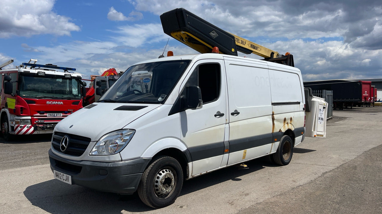 Mercedes-Benz Sprinter 513 CDI - Nền bục trên không gắn trên xe tải: hình 2 Mercedes-Benz Sprinter 513 CDI - Nền bục trên không gắn trên xe tải: hình 2