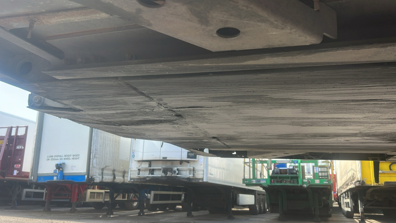 SCHMITZ CURTAINSIDE MEGA EUROLINER - Rơ moóc: hình 4 SCHMITZ CURTAINSIDE MEGA EUROLINER - Rơ moóc: hình 4